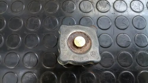 Tapa De Radiador Mercedes Benz Original