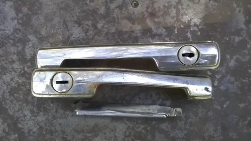 2 Manijas Abre Puerta Ext. Ford Taunus 74 / 80 P / Repuestos Plateado