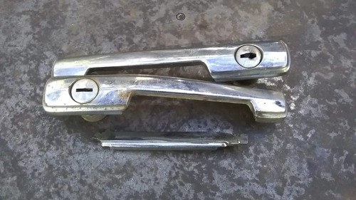 2 Manijas Abre Puerta Ext. Ford Taunus 74 / 80 P / Repuestos Plateado - 2