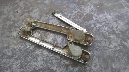 2 Manijas Abre Puerta Ext. Ford Taunus 74 / 80 P / Repuestos Plateado - 4