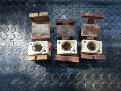 Juego De 3 Porta Fusibles De Porcelana Y Bronce 500 V. 25 A.