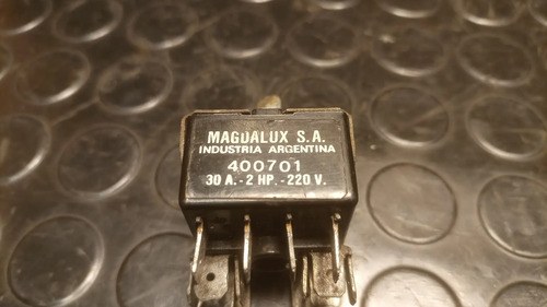 Llave Rotativa Magnalux 220v 30a Dorado - 2