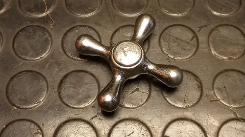 Antigua Manija / Volante Canilla Bronce Agua Fría Plateado Brillante