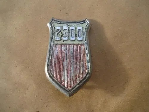 Insignia Guardabarros Ford Taunus 2.3 74 / 81