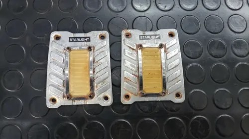 Juego De 2 Cubre Pedales Deportivos De Aluminio