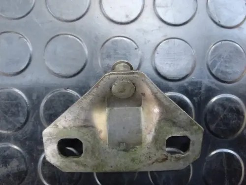 Retén Baúl Fiat 147 / Spazio / Brio - 2