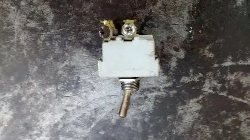 Interruptor Bipolar Palanca 10 Amp. Vefben - 9