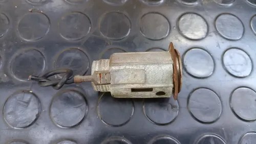Base / Hembra Encendedor Fiat 128 - 4