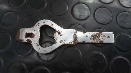 Antiguo Destapador De Cerveza Y Aceite
