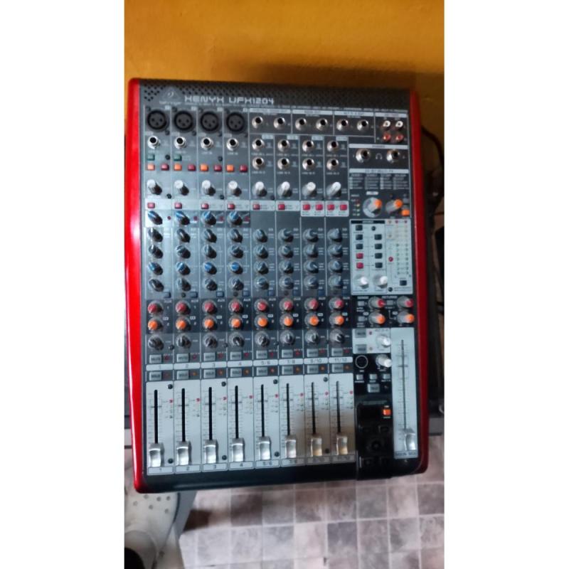 Consola Behringer UFX1204 Xenyx de mezcla