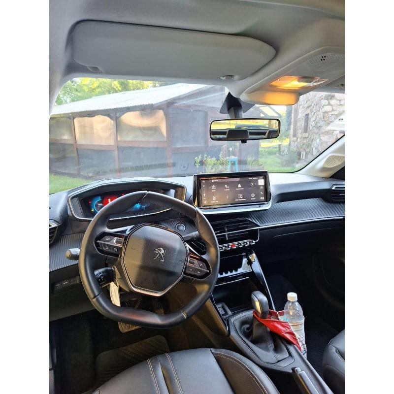 Peugeot 208. 30000km - 2