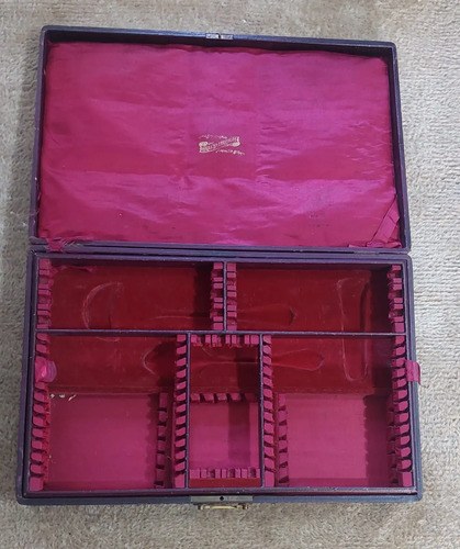 Caja Estuche Cubiertos 62 Piezas. Consultar Stock