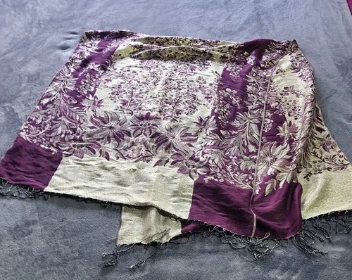 Chal O Pashmina Reversible Con Diseño Floral Hilos Dorados Violeta 1