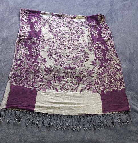 Chal O Pashmina Reversible Con Diseño Floral Hilos Dorados Violeta 1 - 2
