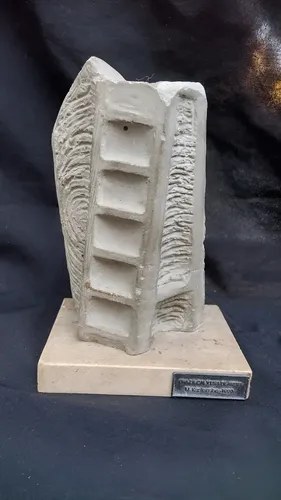 Escultura Abstracta Mirta Kupferminc Cemento Consultar Stock Chocolate