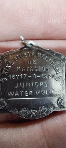 Medalla Dije Plata 900 Club Regatas Rosario Consultar Stock Plateado - 2