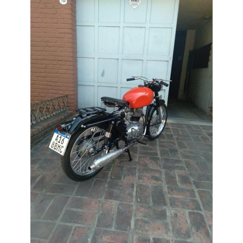 Moto Gilera 150 Sport