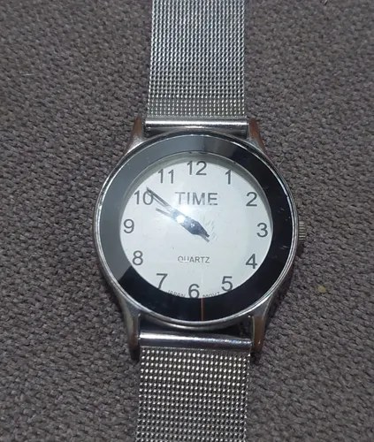 Reloj Pulsera Time Funcionando Muy Lindo Consultar Stock Plateado Blanco