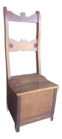 Silla Pequeña. Lustra Bota De Madera Consultar Stock