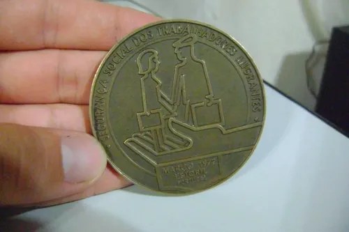 Vintage Medalla Aiss Estoril Portugal 1972 Grconsultar Stock