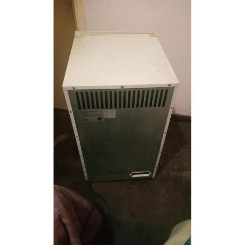 Vendo mini frigobar marca Vondom en muy buen estado a precio accesible