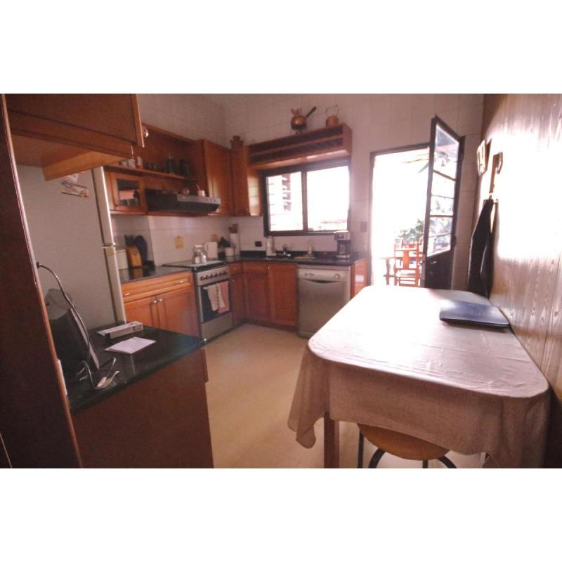 Morón 3918: casa de 7amb. + 2 patios + terraza - 11