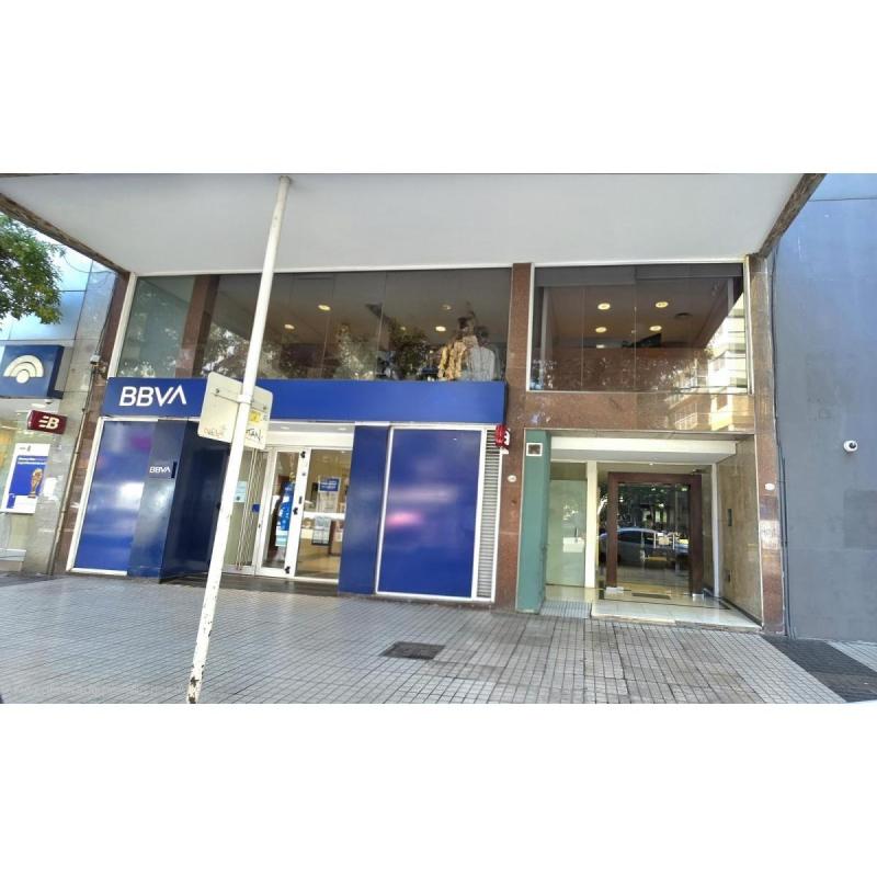 Av. Rivadavia 5302: semipiso 4amb. + dependencia + amplio balcón + bau