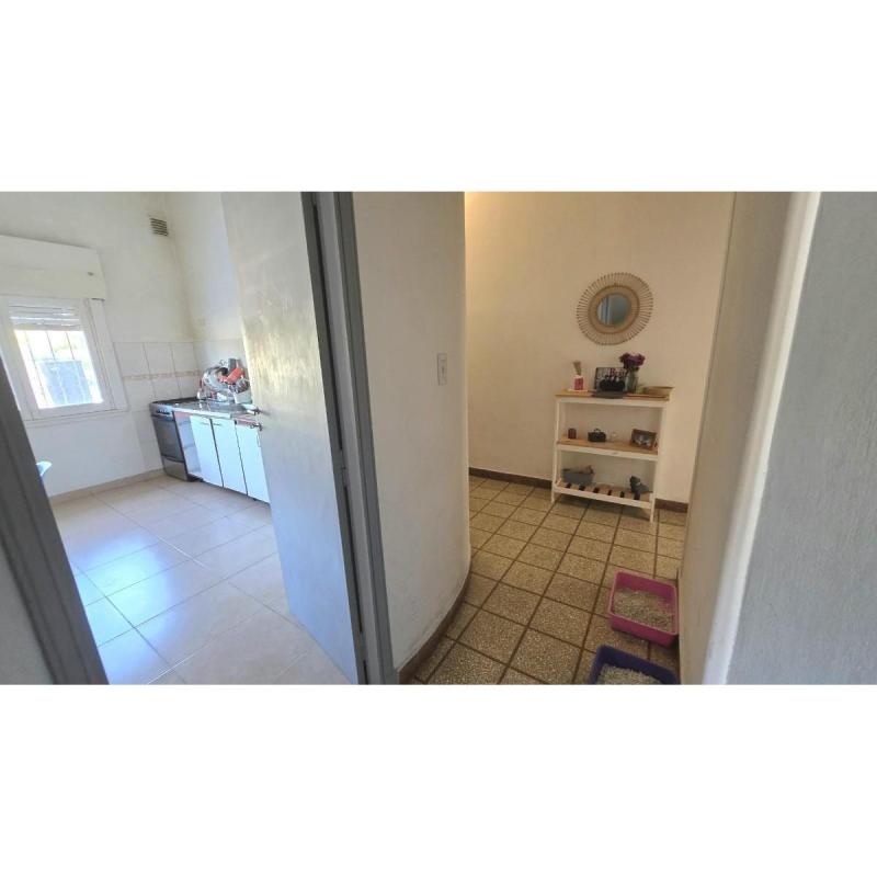 Lacarra 1180: PH 3amb. + patio techado, al frente, sin expensas. - 2