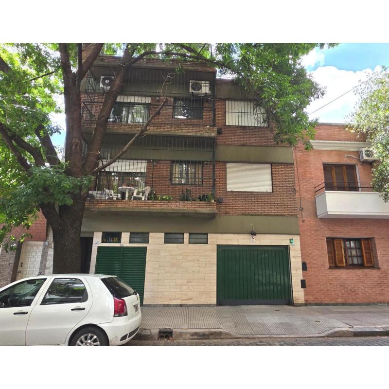 Bacacay 4179: DEPTO. TIPO PH 2amb. + 2 patios + cochera opcional