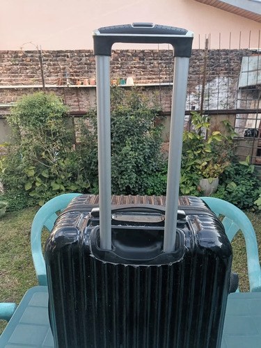 Valija Para Viaje Mediana Con Zipperlock De 4 Ruedas Negro Rayas - 2