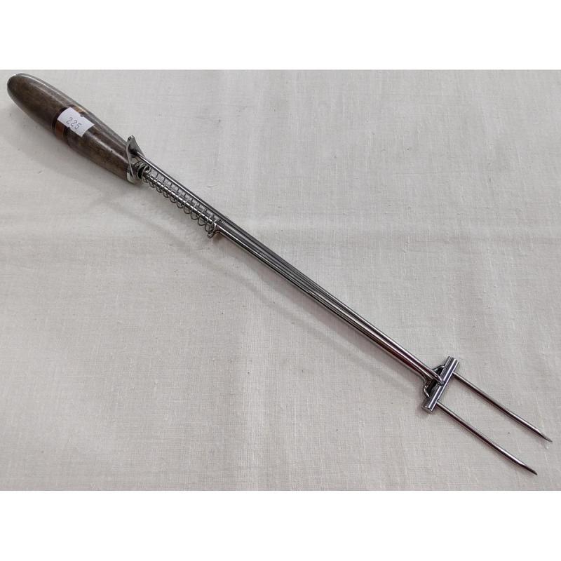 Tenedor Artesanal Con Resorte Expulsador Largo