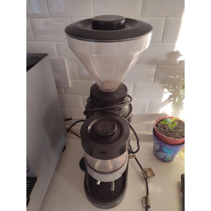 Cafetera Profesional Criollo Plus 2 Boquillas - 3