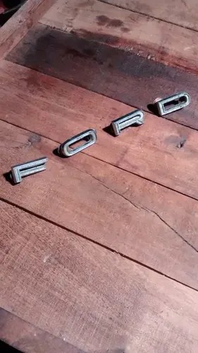 Letras Originales Capot Ford Fairlane 500 - 3
