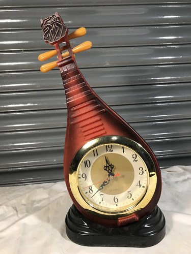 Reloj De Mesa Decorativo Mandolina A Pila, Funcionando Negro Y Bordó - 2