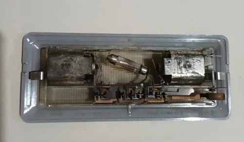 Faro Plafon Luz Interior Ford Escort Clx 99 Original - 2