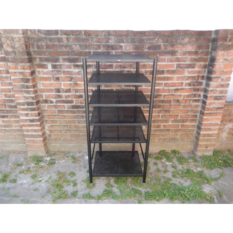 Hermoso rack para equipos de audio, con puntas regulables en altura