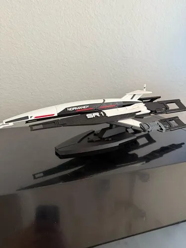 Nave Mass Effects Ssv Normandy Sr1 3d - 4