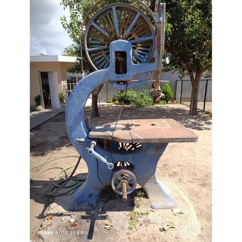 Sierra  Cortar Madera Fundicion  Origen Alemana  Trifasica  Operativa  San Luis  A 90 Km De Rio Cuar