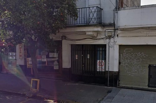 Amplia Casa Con Local A Metros De La Peatonal Belgrano
