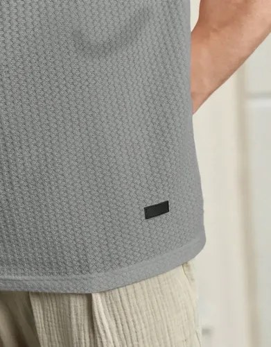 Remera Informal Tejido Gofre Corte Holgado Importada Gris Claro L Gofre - 5
