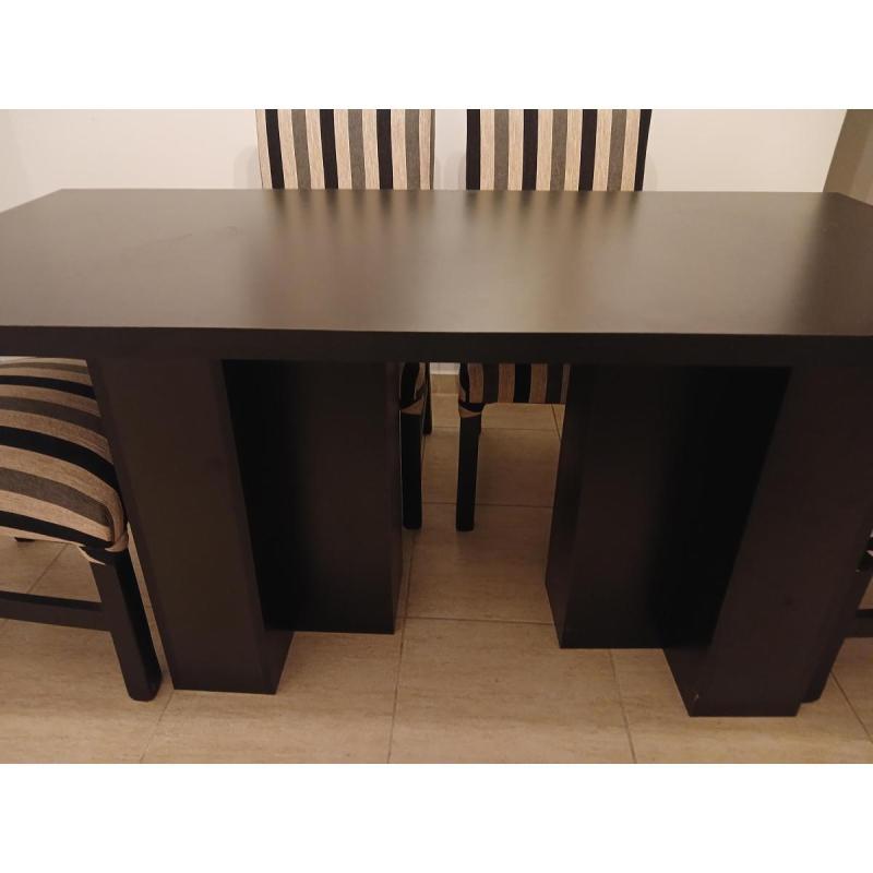Mesa de living con 6 sillas chenille