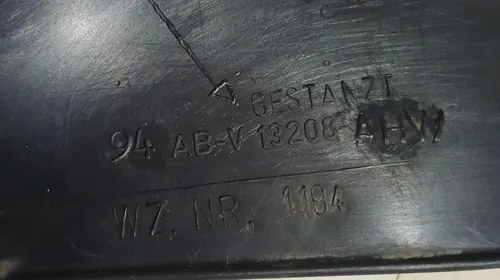 Moldura De Zócalo Izquierdo Escort 96/03 Negro
