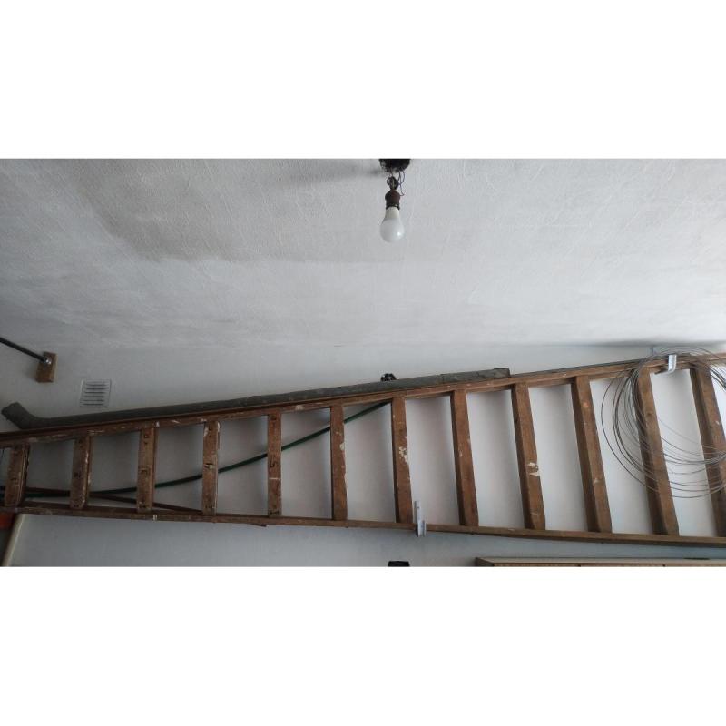 ESCALERA TIJERA DE MADERA