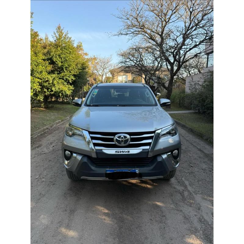 Toyota SW4 2016 Sw4-sexto 2.8 t 4x4 automatica