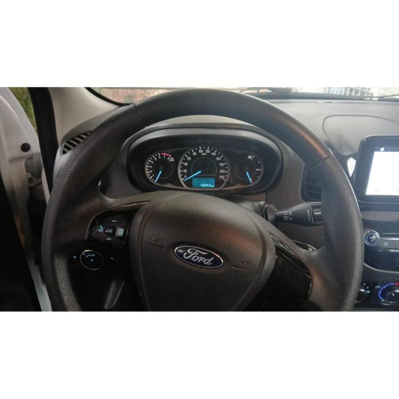 Dueño FORD KA SEL 2019 ALTA GAMA, primera mano