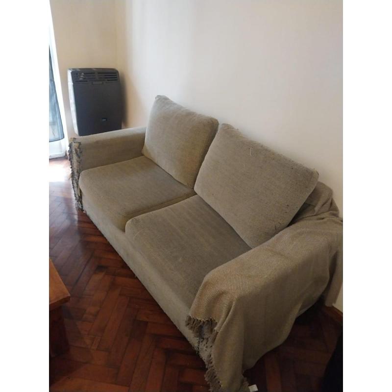 Sillon / Sillón usado de dos plazas desgastado por gato