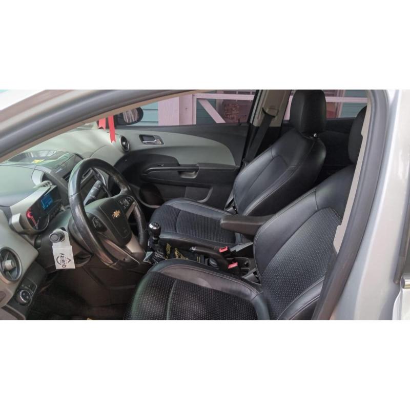 Chevrolet Sonic LTZ 1.6 MT 4 Puertas Nafta - 8