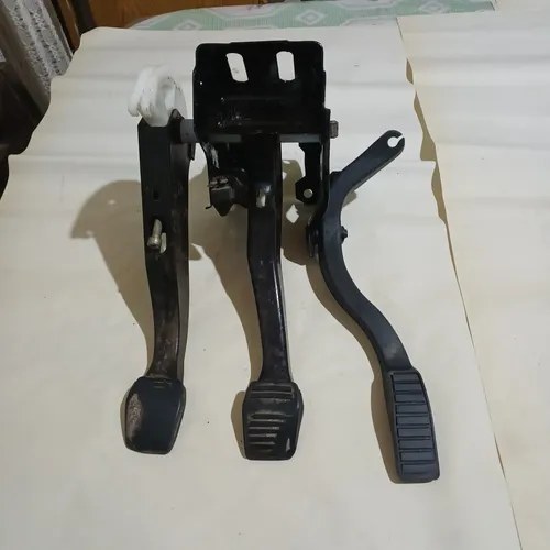 Pedalera Competa Ford Escort 96/03 Original