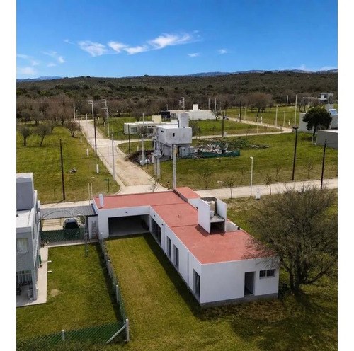 Casa De Diseño 3 Dormitorios En Venta En Tejas 4 Malagueño A Estrenar