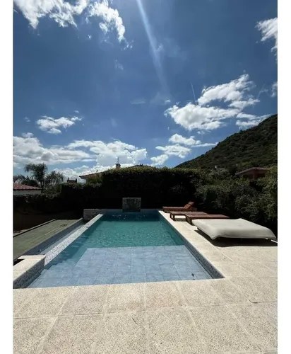 Importante Chalet En Venta + Monoambienteb° José Muñoz  Villa Carl